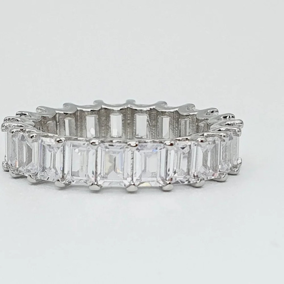 "925 Sterling Silver Plated Clear CZ Eternity Wedding/Engagement  UNVN12103 - Picture 4 of 7